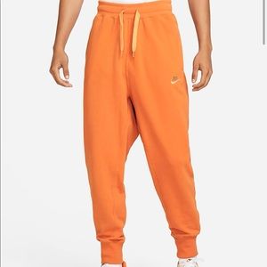 NWT Orange Nike Sportswear Men's Classic Fleece Pants joggers sweats sweatpants